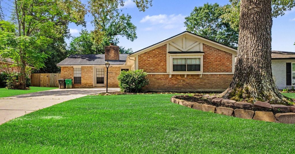 2714 Longleaf Pines Drive, Houston, TX 77339