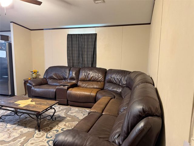 291 Leaning Oak Drive, Point Blank, TX 77364