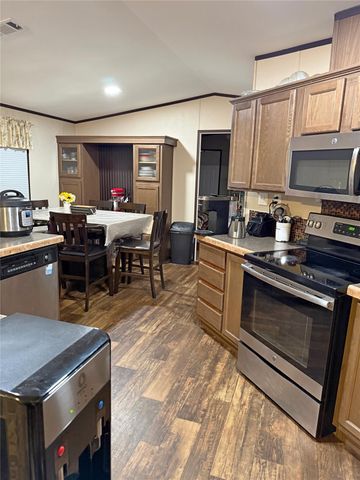 291 Leaning Oak Drive, Point Blank, TX 77364