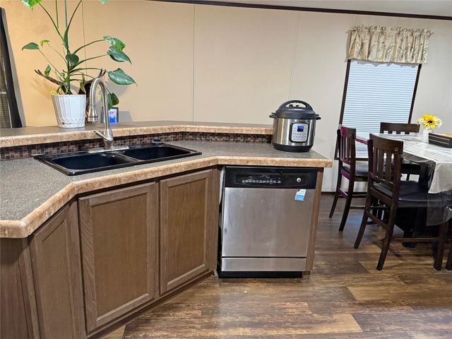 291 Leaning Oak Drive, Point Blank, TX 77364