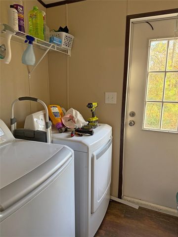 291 Leaning Oak Drive, Point Blank, TX 77364