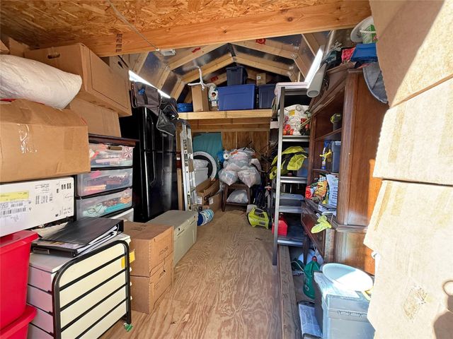 291 Leaning Oak Drive, Point Blank, TX 77364