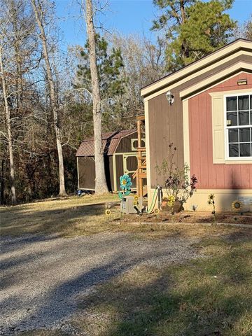 291 Leaning Oak Drive, Point Blank, TX 77364