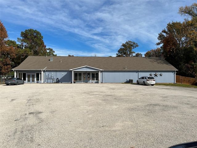 291 Leaning Oak Drive, Point Blank, TX 77364