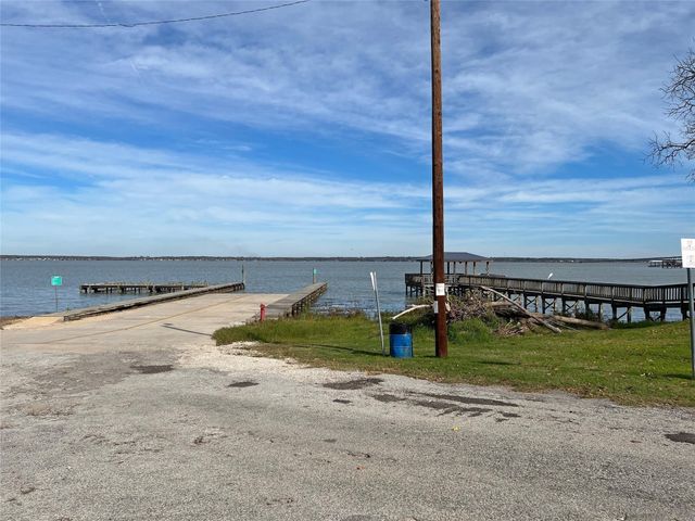 291 Leaning Oak Drive, Point Blank, TX 77364