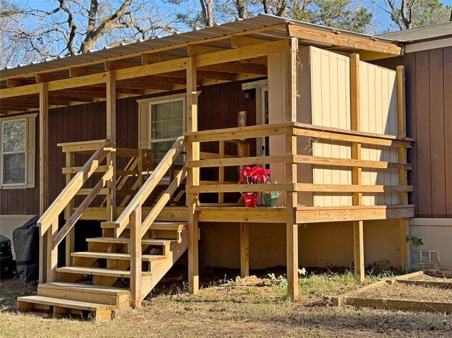 291 Leaning Oak Drive, Point Blank, TX 77364