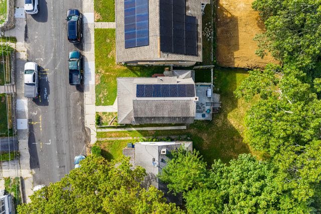 68 Raymond Street, New London, CT 06320