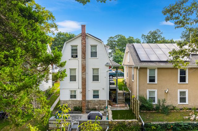 68 Raymond Street, New London, CT 06320