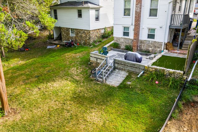 68 Raymond Street, New London, CT 06320