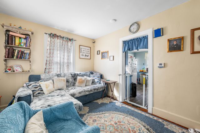 68 Raymond Street, New London, CT 06320