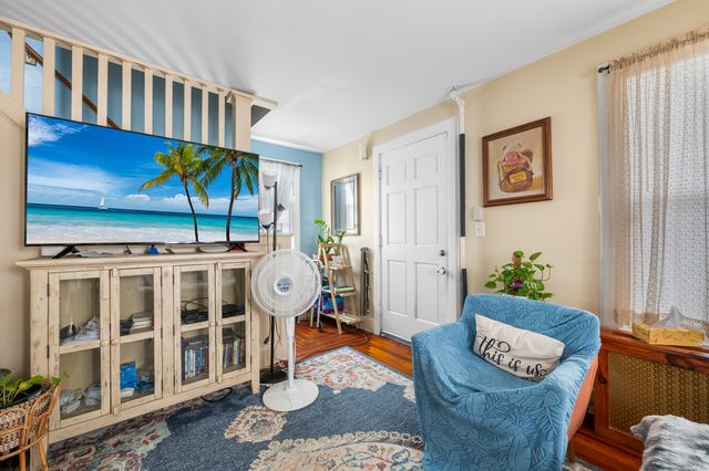 68 Raymond Street, New London, CT 06320