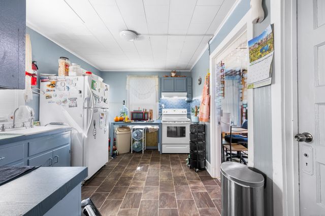 68 Raymond Street, New London, CT 06320