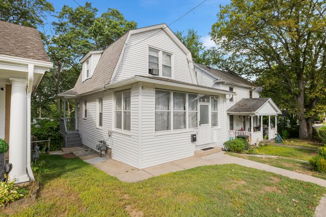 68 Raymond Street, New London, CT 06320