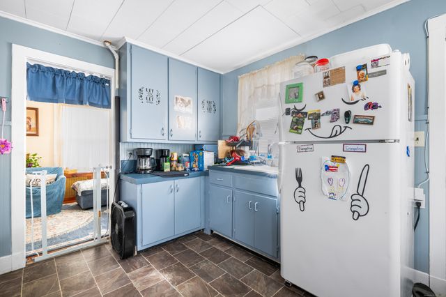 68 Raymond Street, New London, CT 06320