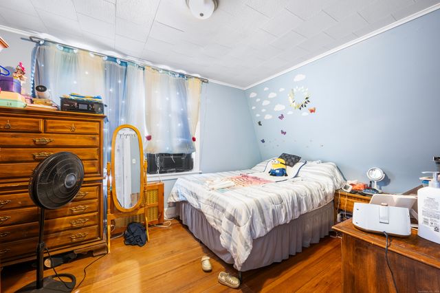 68 Raymond Street, New London, CT 06320