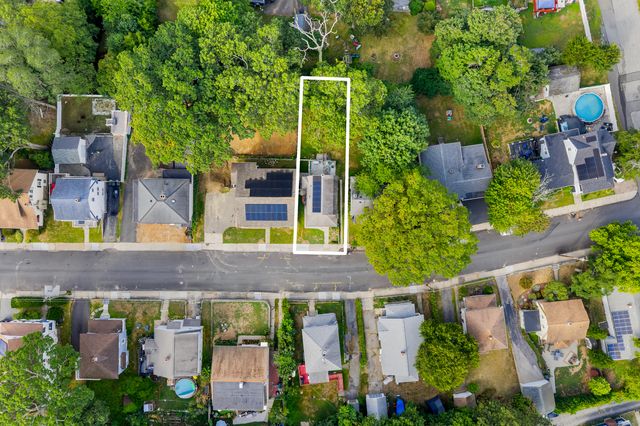 68 Raymond Street, New London, CT 06320