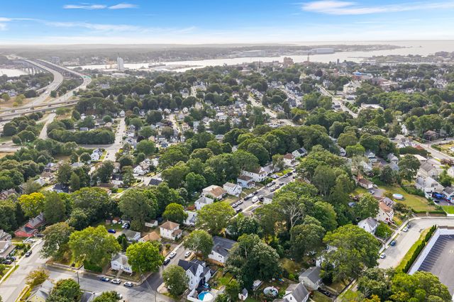 68 Raymond Street, New London, CT 06320