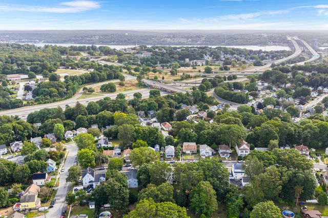 68 Raymond Street, New London, CT 06320