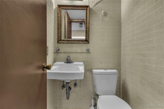 2746 Bonnie Crest Court, Montgomery, AL 36107