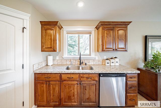 6320 Glen Abby Circle, Idaho Falls, ID 83401