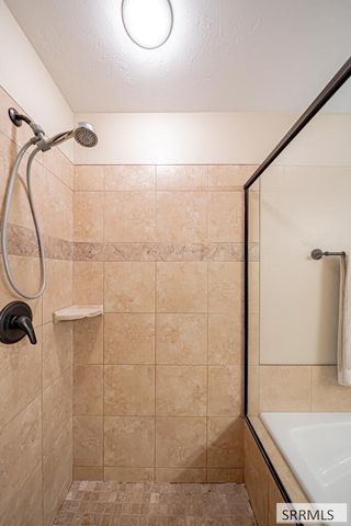 6320 Glen Abby Circle, Idaho Falls, ID 83401