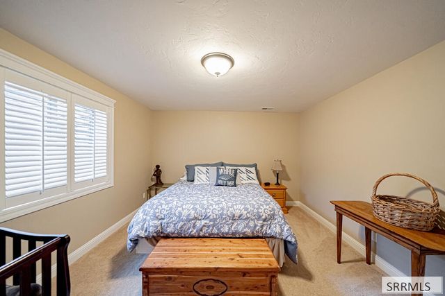 6320 Glen Abby Circle, Idaho Falls, ID 83401