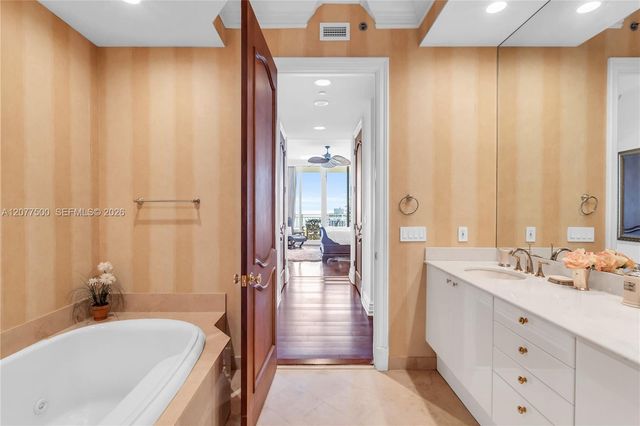 791 Crandon Boulevard PH04, Key Biscayne, FL 33149