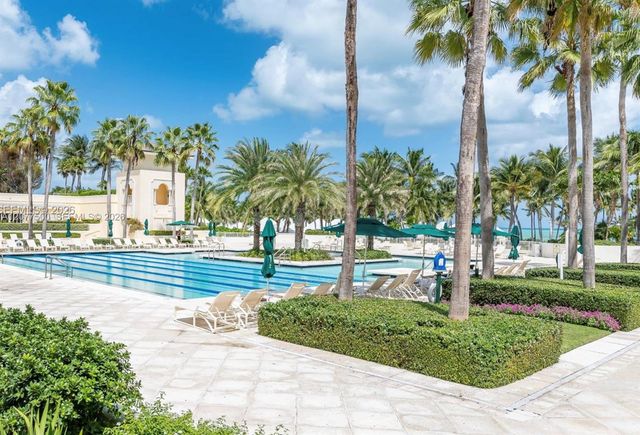 791 Crandon Boulevard PH04, Key Biscayne, FL 33149