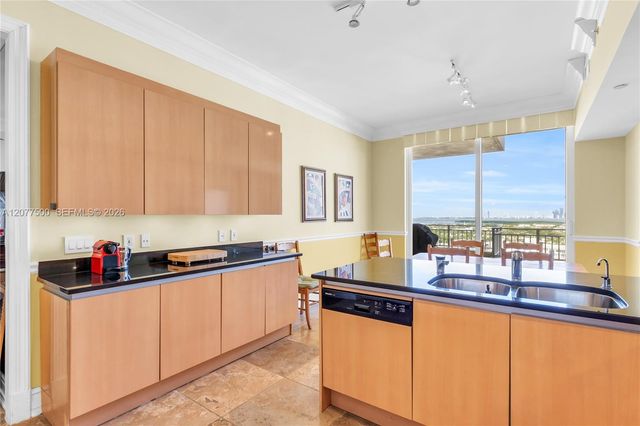 791 Crandon Boulevard PH04, Key Biscayne, FL 33149