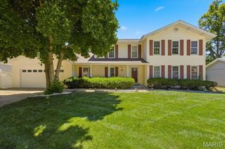 16014 Meadow Oak Drive, Chesterfield, MO 63017