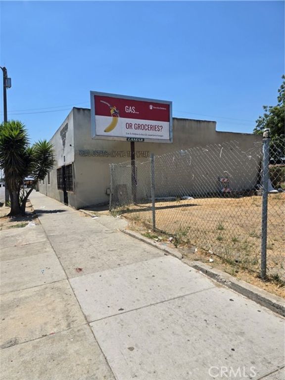6205 Compton Avenue, Los Angeles, CA 90001