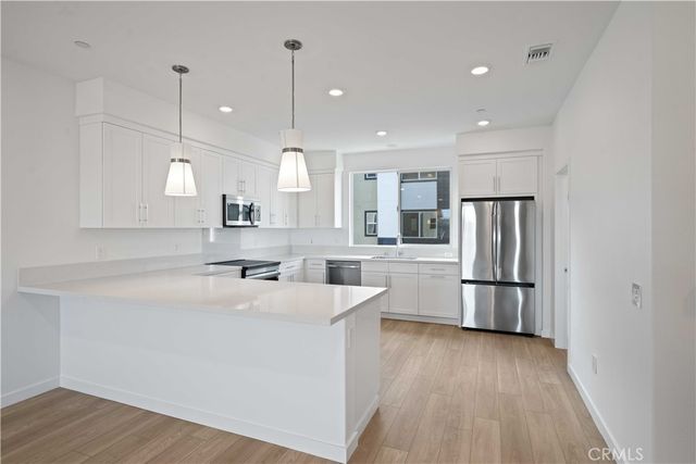 27318 Bear Creek Lane, Valencia, CA 91381