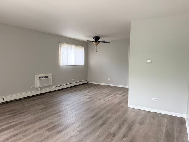 11130 S Columbus Drive 2S, Worth, IL 60482