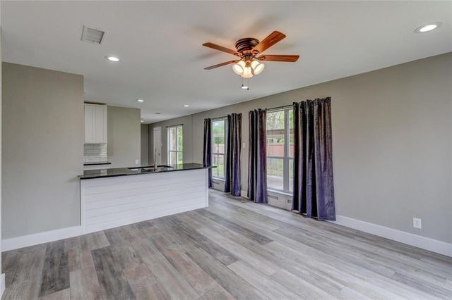 623 N Main ST, Rockdale, TX 76567