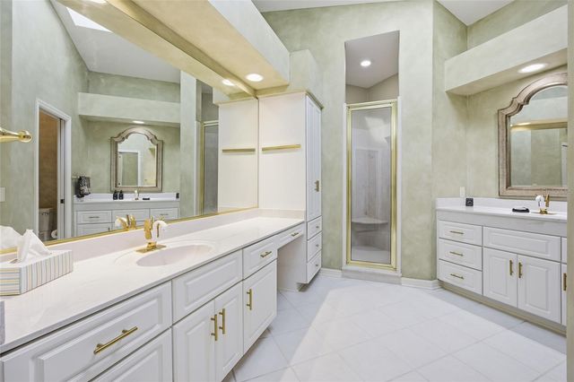 2021 SE TWIN BRIDGE CIRCLE, Ocala, FL 34471