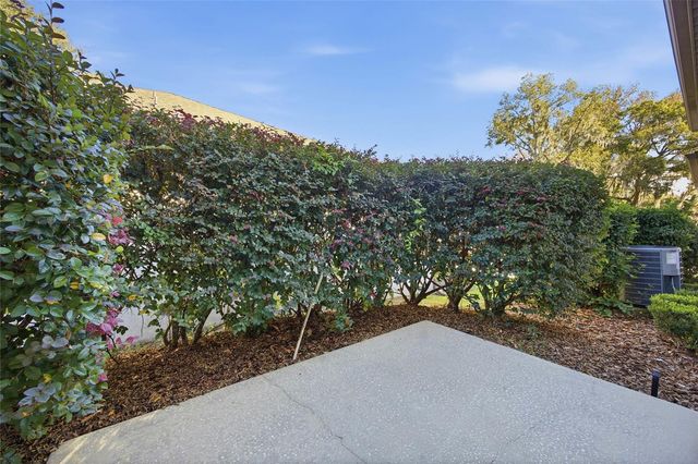 2021 SE TWIN BRIDGE CIRCLE, Ocala, FL 34471