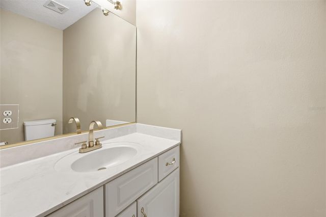 2021 SE TWIN BRIDGE CIRCLE, Ocala, FL 34471