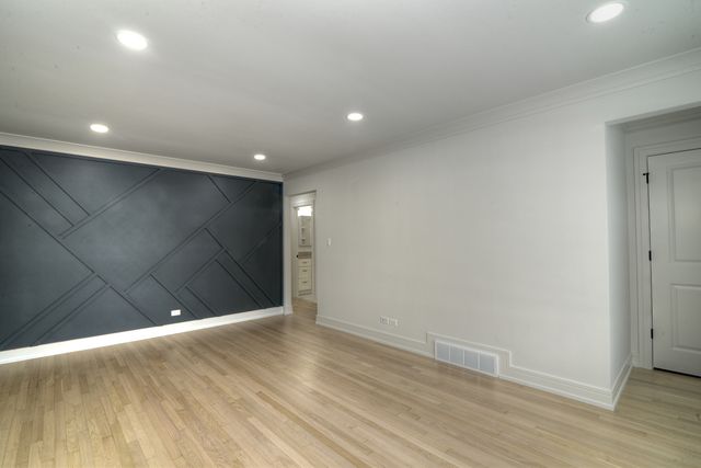 324 Parkside Avenue, Itasca, IL 60143