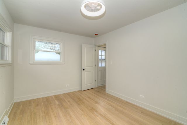 324 Parkside Avenue, Itasca, IL 60143