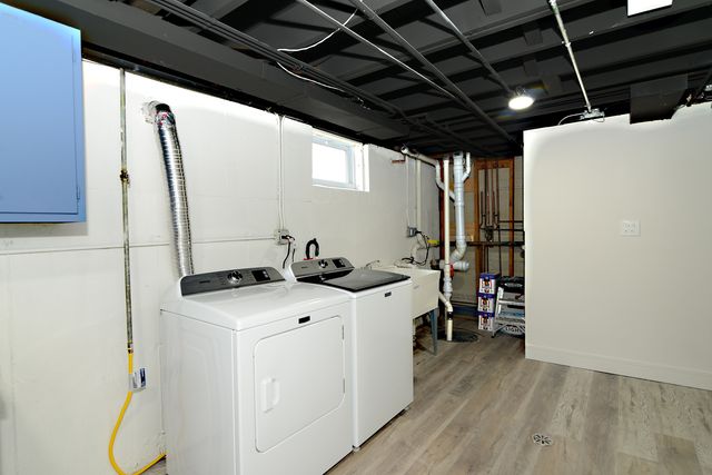 324 Parkside Avenue, Itasca, IL 60143