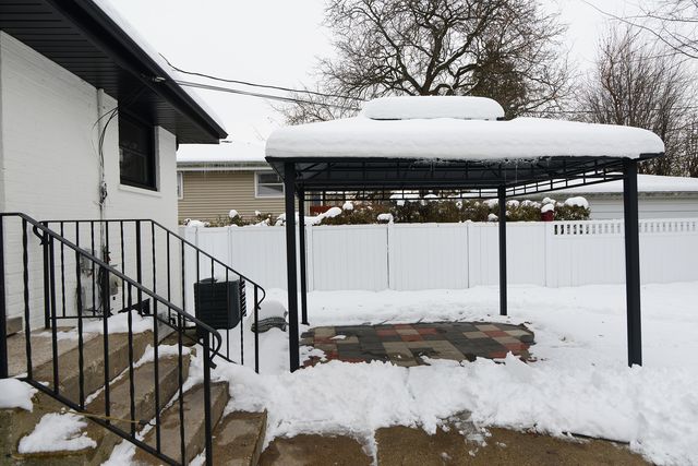 324 Parkside Avenue, Itasca, IL 60143