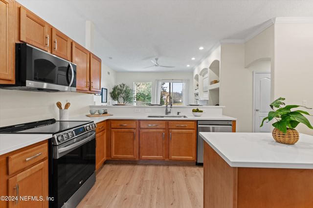 12082 BRANDON LAKE Drive, Jacksonville, FL 32258
