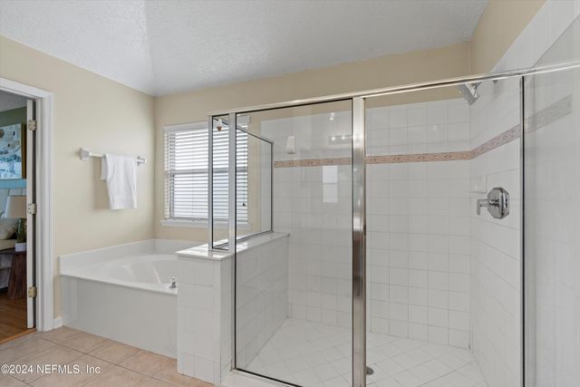 12082 BRANDON LAKE Drive, Jacksonville, FL 32258