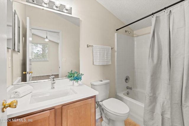 12082 BRANDON LAKE Drive, Jacksonville, FL 32258