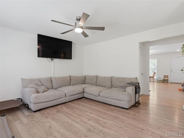 757 Fox Creek Drive, Fenton, MO 63026