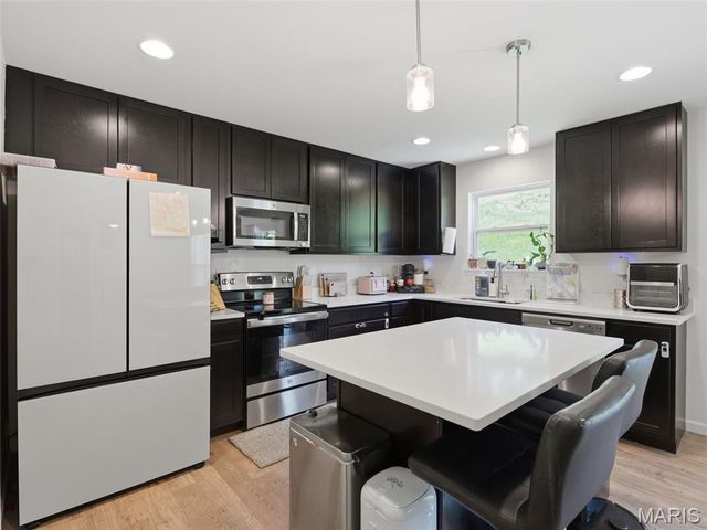 757 Fox Creek Drive, Fenton, MO 63026