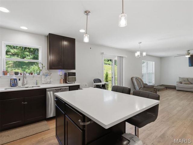 757 Fox Creek Drive, Fenton, MO 63026
