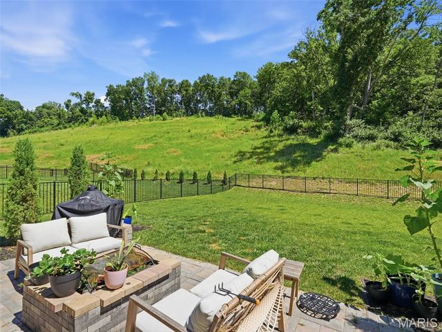 757 Fox Creek Drive, Fenton, MO 63026