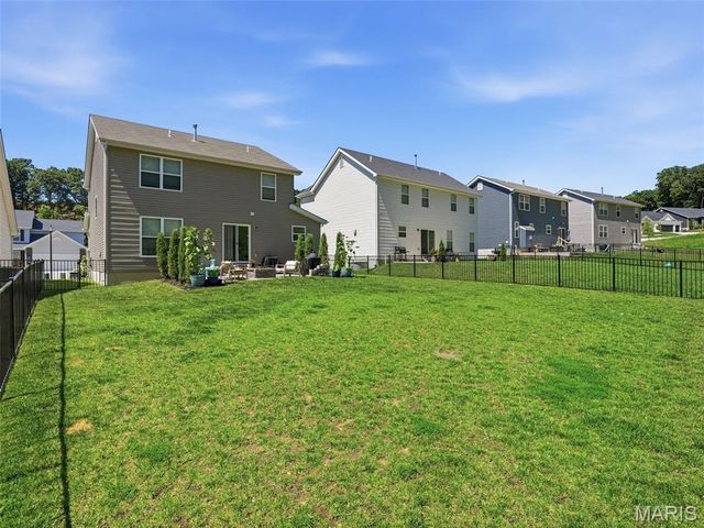 757 Fox Creek Drive, Fenton, MO 63026