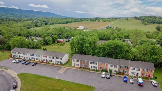 214 KADIES LN, Edinburg, VA 22824